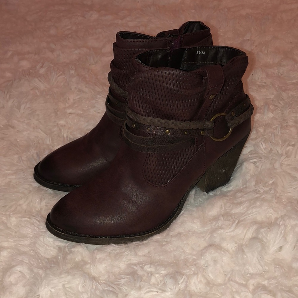 Size 8 1/2 burgundy booties